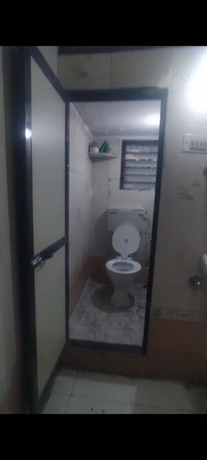 Bathroom in 1.5 BHK Apartment at Arinda CHS, Vashi Sector 10 – for Rent