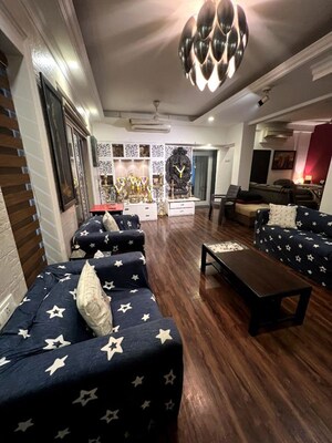 Parking in 6 BHK Villa at Golden Beach Society, Juhu – for Sale