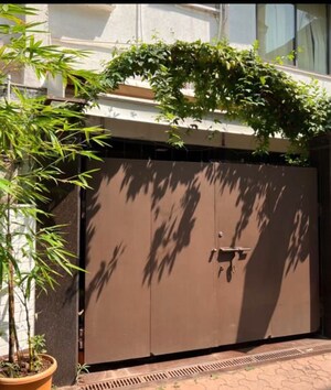 Balcony in 6 BHK Villa at Golden Beach Society, Juhu – for Sale