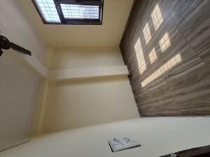 Room in 2.5 BHK Builder Floor at Mayur Vihar – for Rent