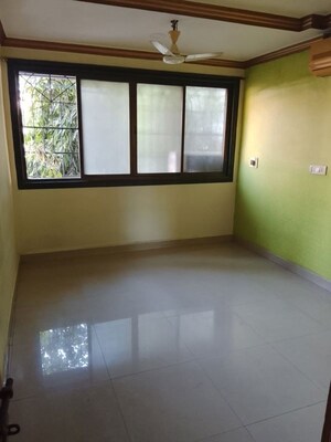 Room in 1.5 BHK Apartment at Ameya House, Vashi Sector 9 – for Rent