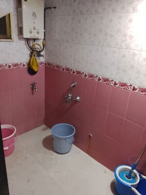 Bathroom in 1.5 BHK Apartment at Ameya House, Vashi Sector 9 – for Rent