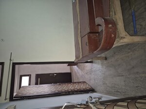 Furnished Amenities in 1.5 BHK Builder Floor at Mayur Vihar – for Rent