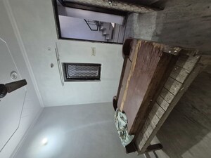 Furnished Amenities in 1.5 BHK Builder Floor at Mayur Vihar – for Rent