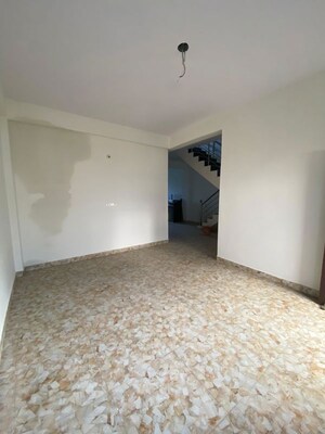 Room in 3 BHK Independent House at Kolar rd – for Sale