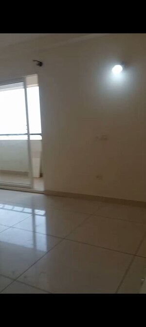 Room in 3 BHK Apartment at Prestige Lakeside Habitat, Varthur – for Rent
