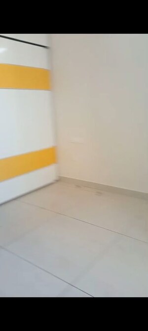 Room in 3 BHK Apartment at Prestige Lakeside Habitat, Varthur – for Rent