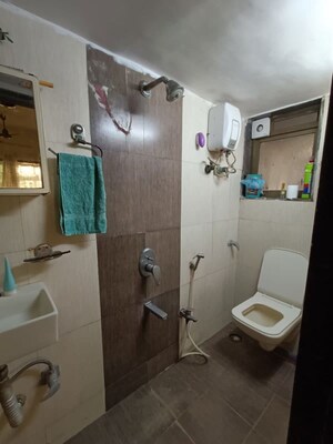 Team Area in 1 BHK Apartment at Versova – for Rent