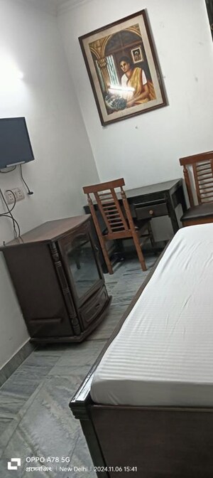 Bedroom in 2 BHK Builder Floor at Chittaranjan Park – for Rent