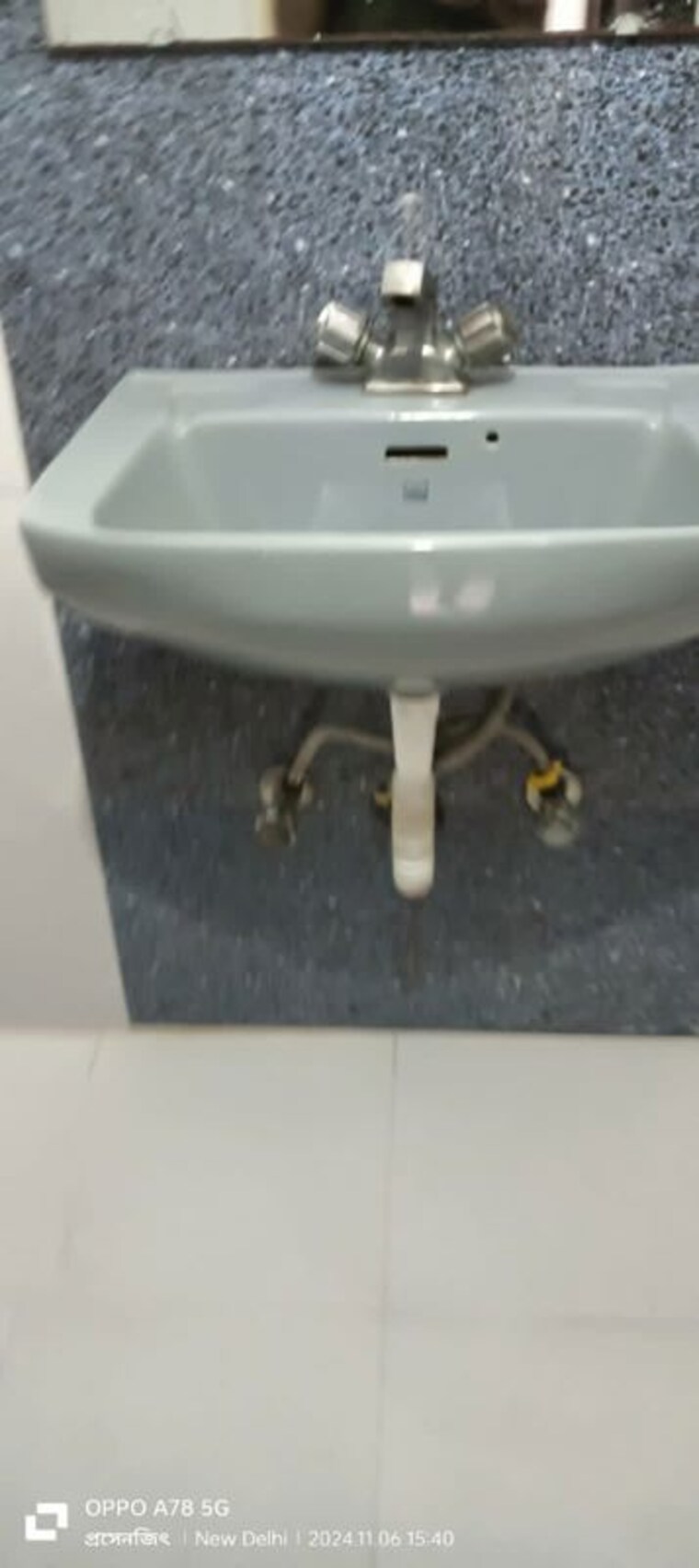 Bathroom, chittaranjan park 2 Bedroom 125 Sq.Yd. Builder Floor In Chittaranjan Park Delhi 10328624