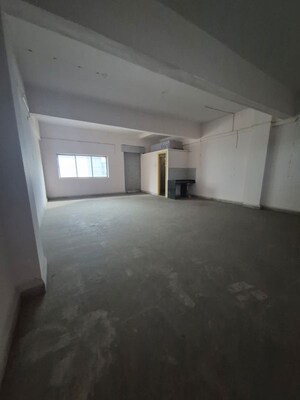 Room in  Warehouse at Vardhaman Industrial Complex, Azad Nagar – for Rent