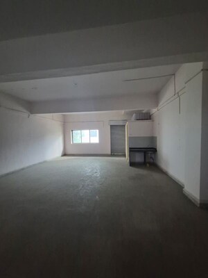 Room in  Warehouse at Vardhaman Industrial Complex, Azad Nagar – for Rent