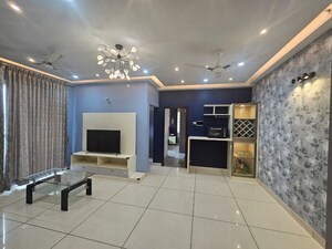 2 BHK Apartment For Rent in Prestige Lakeside Habitat, Varthur