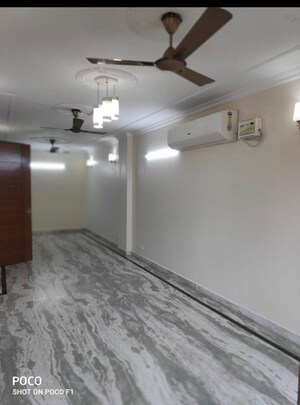 Room in 3 BHK Builder Floor at Chittaranjan Park – for Rent