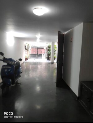 Parking in 3 BHK Builder Floor at Chittaranjan Park – for Rent