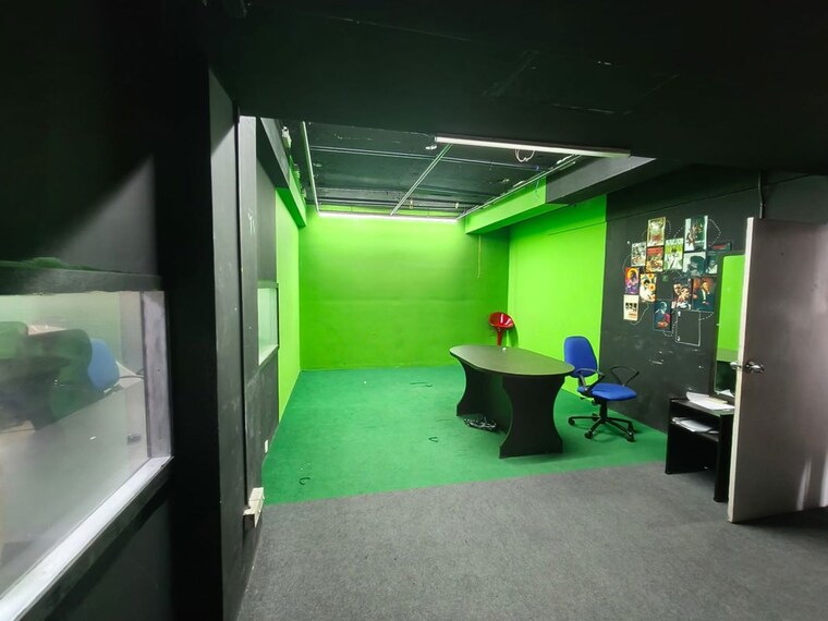  Parking, kadavanthara Commercial Office Space 3000 Sq.Ft. In Kadavanthara Kochi 10328644