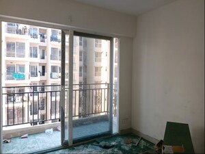 Room in 2 BHK Apartment at Signature Global Proxima, Sector 89 – for Rent