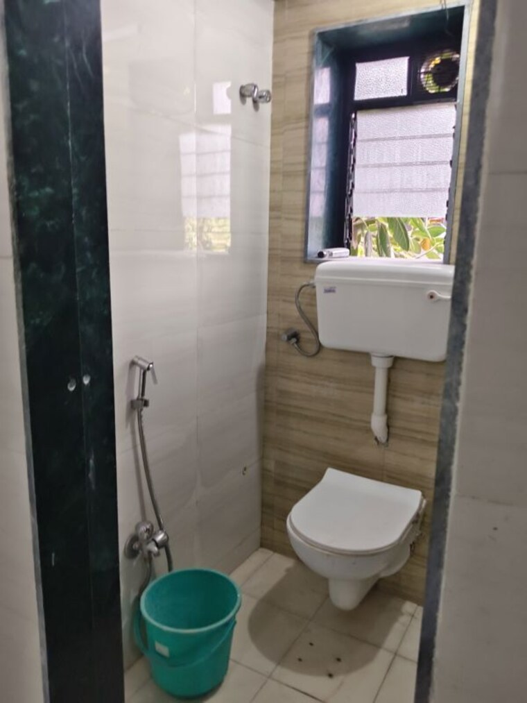 Bathroom, irla 1 RK 280 Sq.Ft. Apartment In Irla Mumbai 10328650