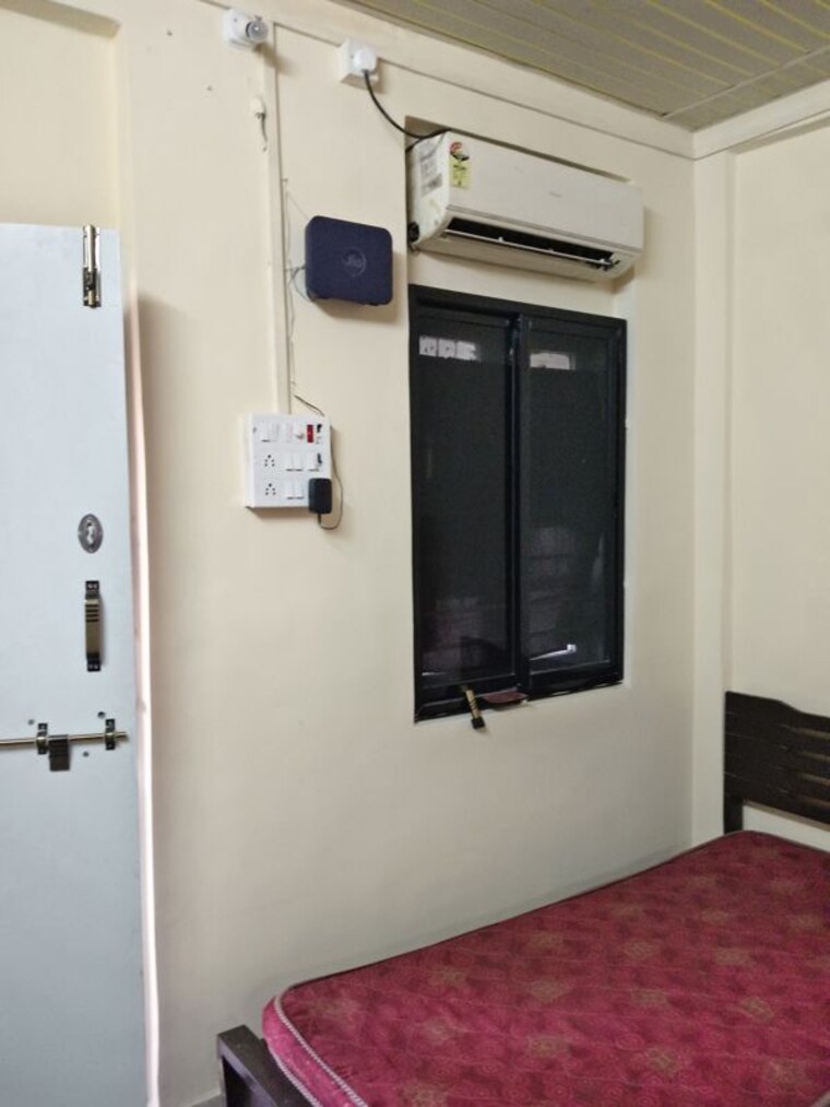 undefined, irla 1 RK 280 Sq.Ft. Apartment In Irla Mumbai 10328650