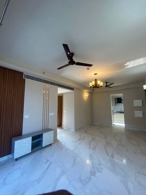 Room in 3 BHK Apartment at Ireo Skyon, Sector 60 – for Rent