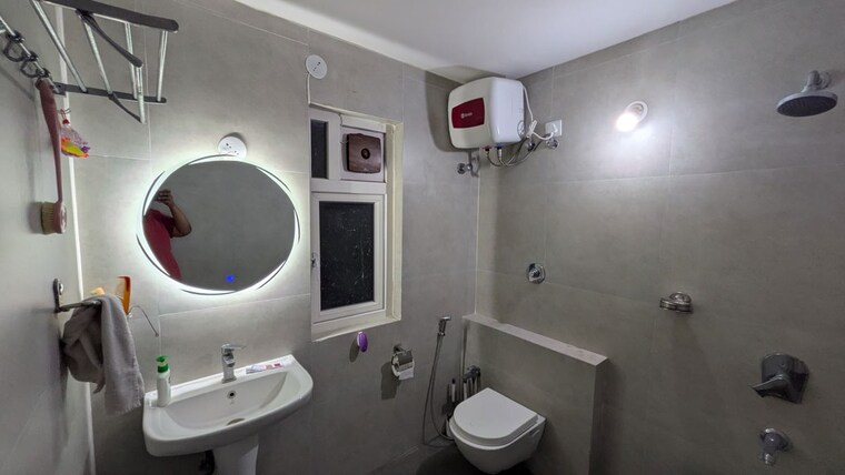 Bathroom, aditya-empress-heights 3 Bedroom 1950 Sq.Ft. Apartment In Shaikpet Hyderabad 10328670