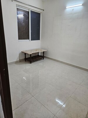 Room in 2 BHK Apartment at Signature Orchard Avenue 2, Sector 93 – for Rent