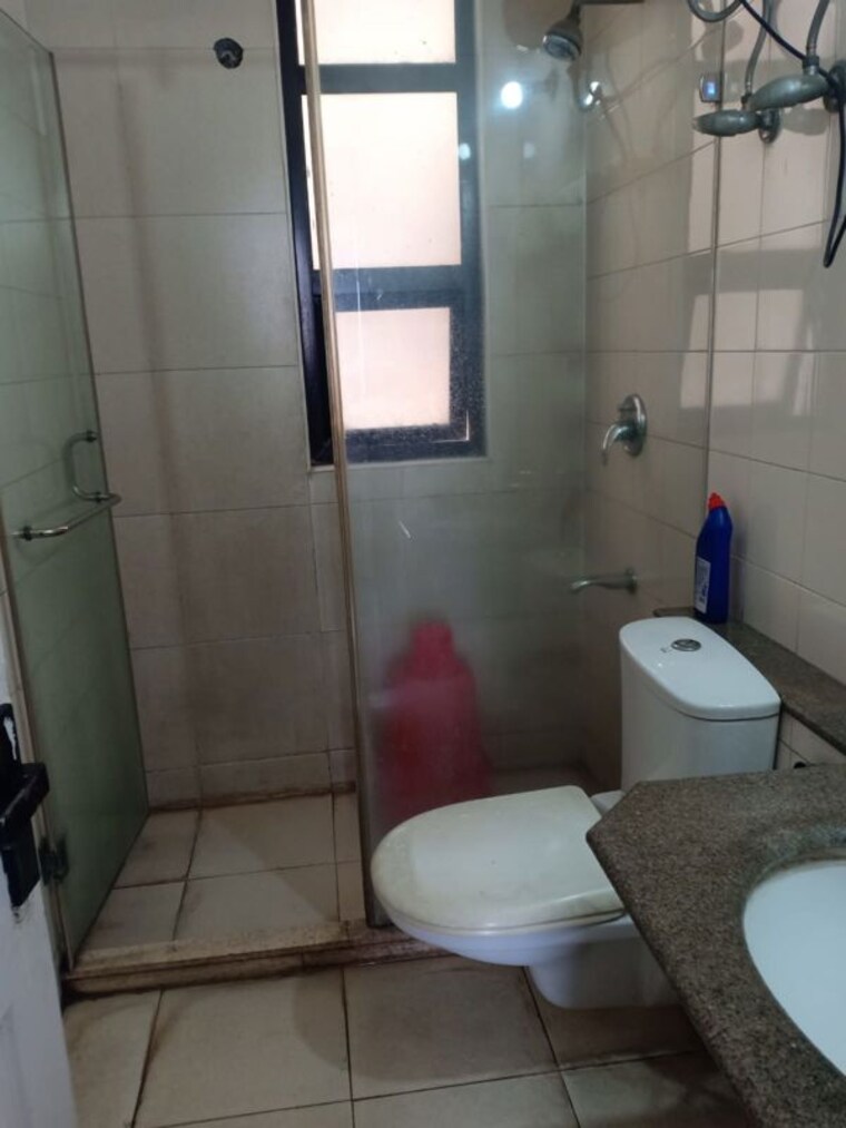 Bathroom, unitech-habitat 3 Bedroom 21000 Sq.Ft. Apartment In Pi Greater Noida Greater Noida 10328672
