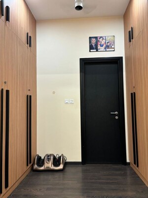 Furnished Amenities in 3.5 BHK Apartment at Unitech The Close North, Sector 50 – for Rent