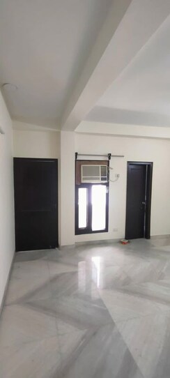 3 BHK + Servant Room Builder Floor For Rent in Shivalik Colony