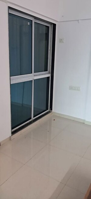 Room in 2 BHK Apartment at Parijat Building, Andheri West – for Rent