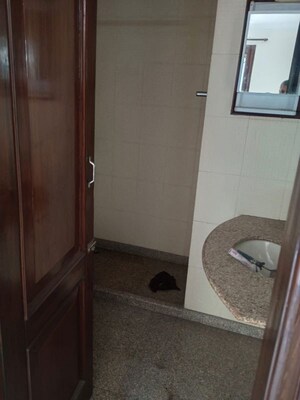 Bathroom in 6+ BHK Builder Floor at Sector 14 – for Sale