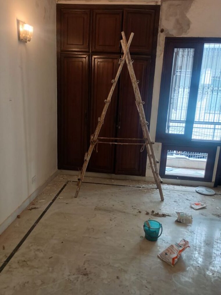 Room, sector 14 2 Bedroom 300 Sq.Mt. Builder Floor In Sector 14 Noida 10328733