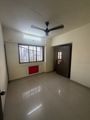 Room in 2 BHK Apartment at Runwal Garden City, Balkum Pada – for Rent