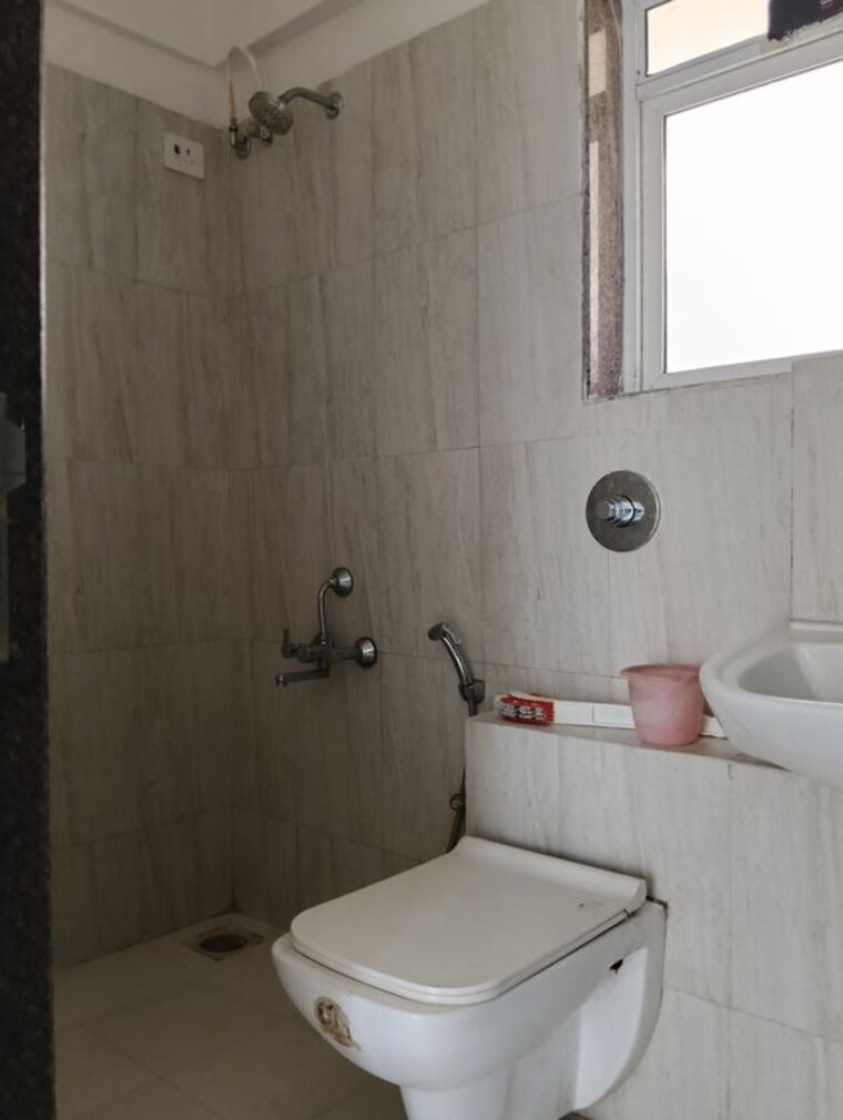 Bathroom, puranik-aarambh 1 Bedroom 416 Sq.Ft. Apartment In Ghodbunder Road Thane 10328684