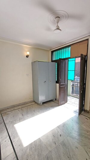 Room in 2 BHK Builder Floor at Malviya Nagar – for Rent