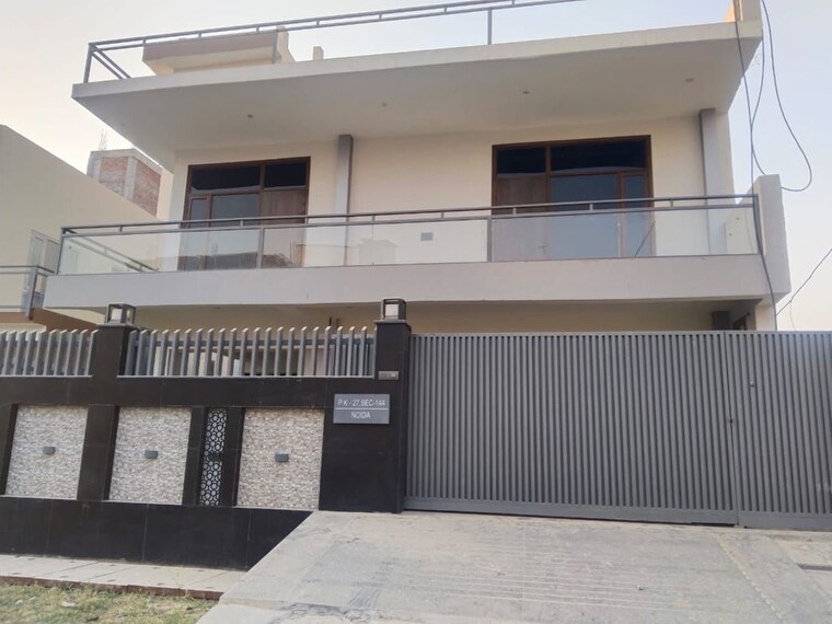 Exterior View, sector 15 2 Bedroom 112 Sq.Mt. Builder Floor In Sector 15 Noida 10328758