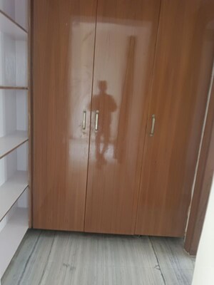 Furnished Amenities in 3 BHK Builder Floor at Sector 9 – for Rent