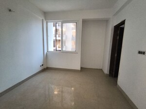 Room in 3 BHK Apartment at Sikka Kaamya Greens, Sector 10 Greater Noida – for Sale