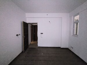 Room in 2 BHK Apartment at Sikka Kaamya Greens, Sector 10 Greater Noida – for Sale