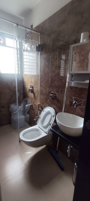 Bathroom in 2 BHK Apartment at Jyoti Skyline, Chakala – for Rent