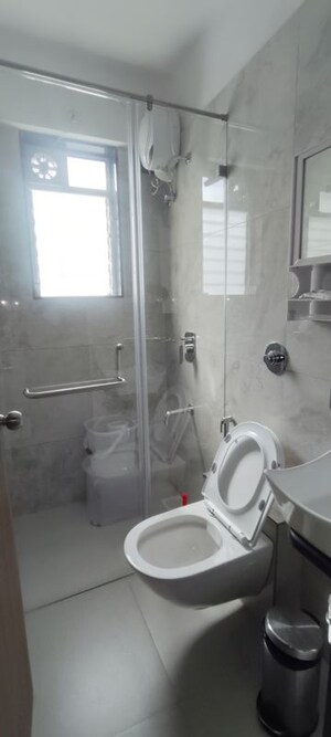 Bathroom in 2 BHK Apartment at Jyoti Skyline, Chakala – for Rent