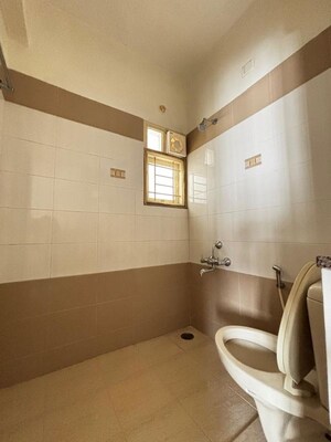 Bathroom in 2 BHK Builder Floor at Hsr Layout Sector 2 – for Rent