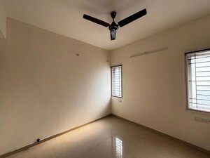 Room in 2 BHK Builder Floor at Hsr Layout Sector 2 – for Rent