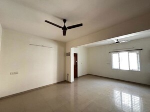 Room in 2 BHK Builder Floor at Hsr Layout Sector 2 – for Rent