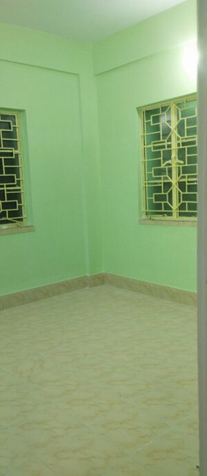 Room in 2 BHK Apartment at Kolkatta Gpo – for Rent