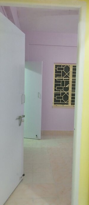 Bathroom in 2 BHK Apartment at Kolkatta Gpo – for Rent