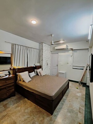 Team Area in 2 BHK Apartment at Hiranandani Meadows, Manpada – for Rent