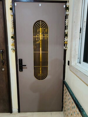 Building Lobby in 2 BHK Apartment at Hiranandani Meadows, Manpada – for Rent