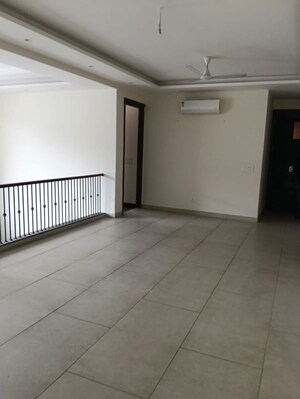 Room in 3 BHK Builder Floor at Sector 11 – for Rent