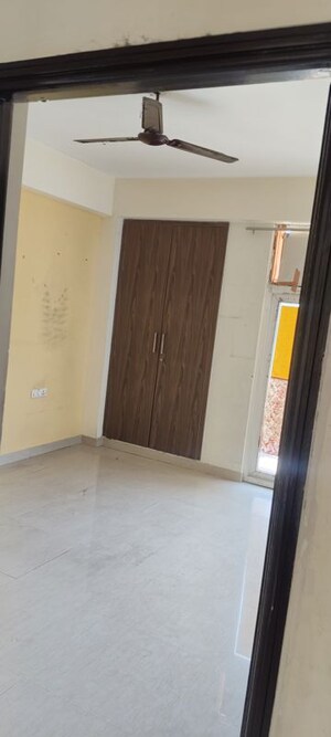 Room in 2 BHK Apartment at Hawelia Valencia Homes, Sector 1 Greater Noida – for Rent